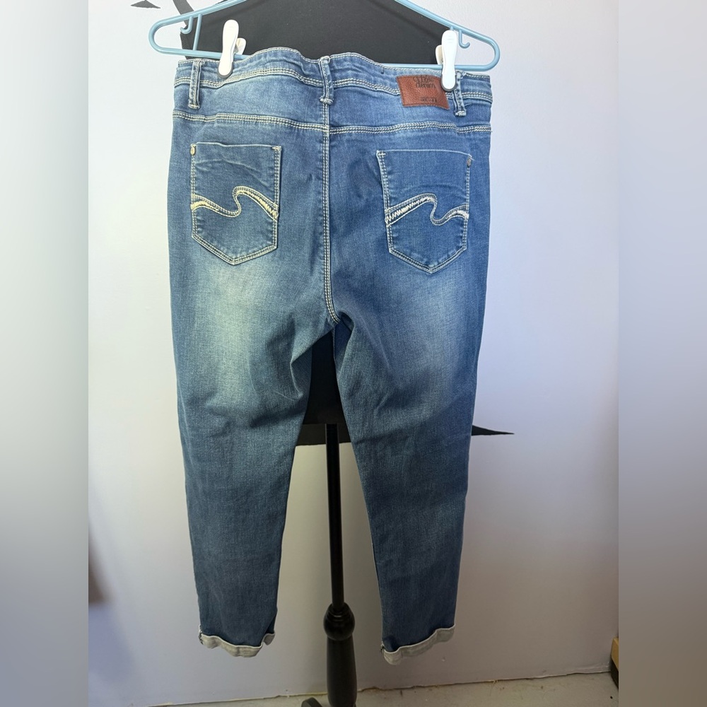 31) Lois Medium Wash Straight Leg Jeans | Mid Rise Cuffed Denim - Picture 3 of 8